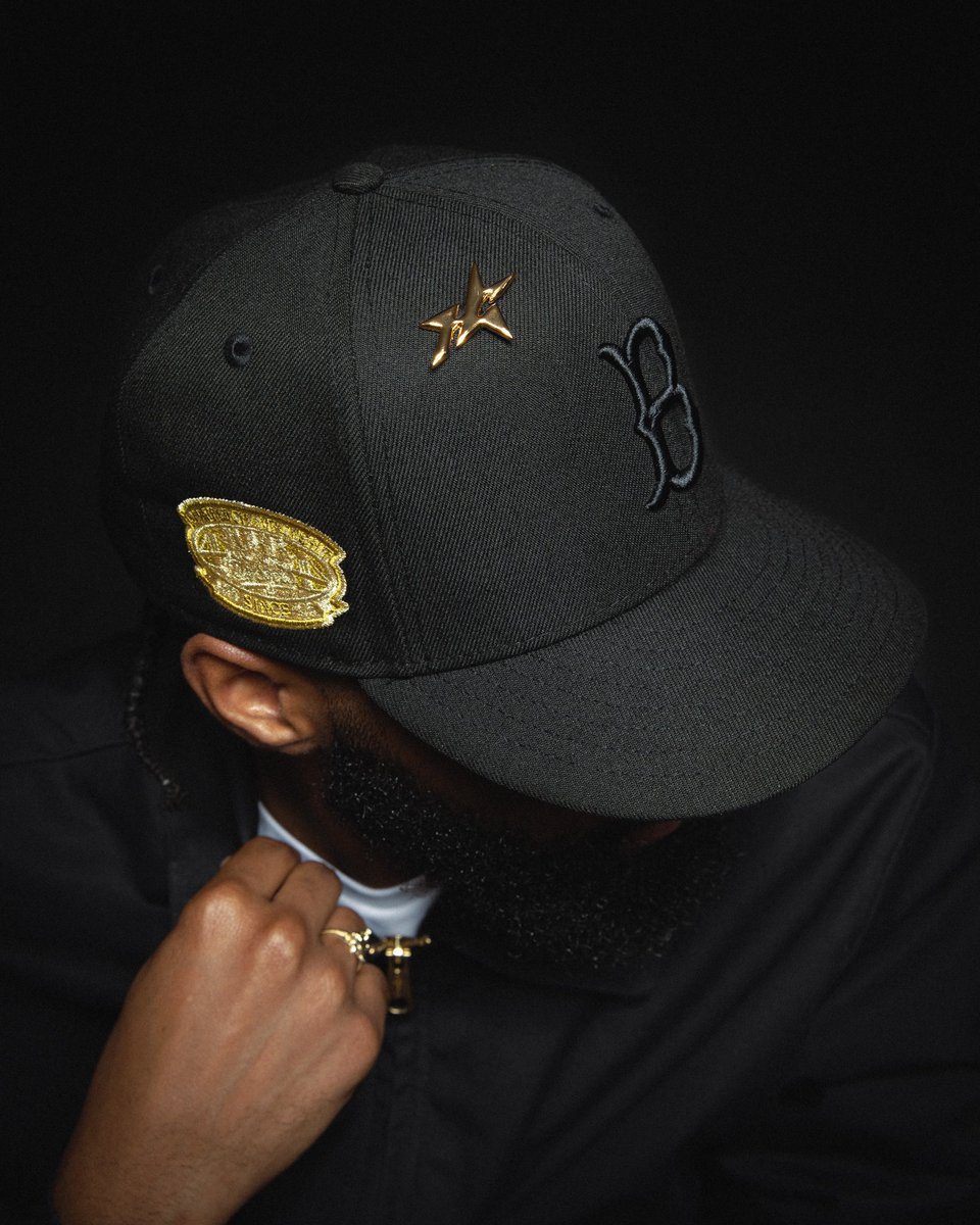 HatClub's tweet photo. Gold on your hat>gold on your wrist. Just our opinion. 👑
.
-13 new styles, 22 total styles coming your way tomorrow. 
-Link https://t.co/3Rq97eMl5W https://t.co/U7E4aNJGtf
