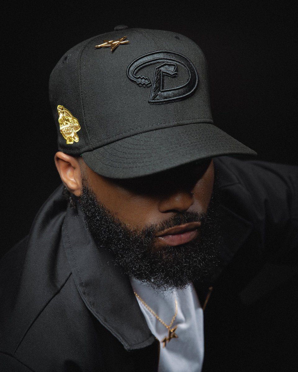 HatClub's tweet photo. Gold on your hat>gold on your wrist. Just our opinion. 👑
.
-13 new styles, 22 total styles coming your way tomorrow. 
-Link https://t.co/3Rq97eMl5W https://t.co/U7E4aNJGtf