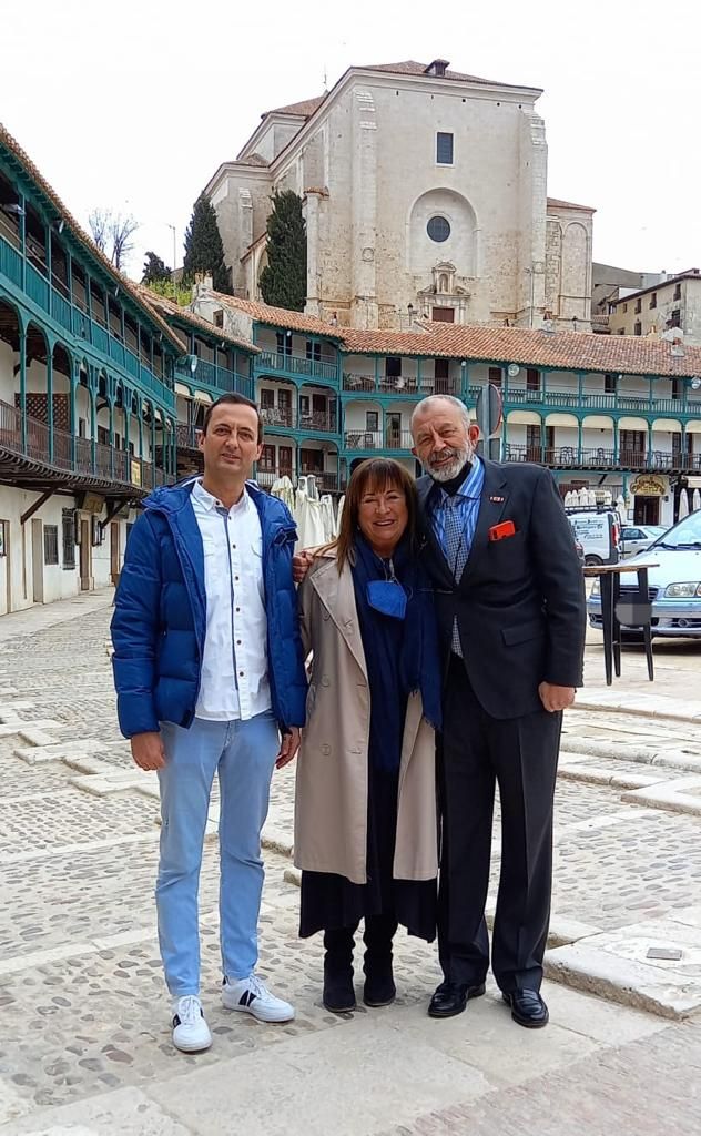 CulturArteC's tweet photo. Y la Ayuda de #Chinchón ya está en camino...
Gracias a al GRUPO DE INTERVENCION RESCATE AYUDA Y SALVAMENTO (G.I.R.A.S.) por hacerlo posible y facilitar la solidaridad de nuestro pueblo.

¡¡Gracias, una vez más!!

#TodosConUcrania #AyudaAUcrania #ChinchónConUcrania https://t.co/w9pgaLRSHp