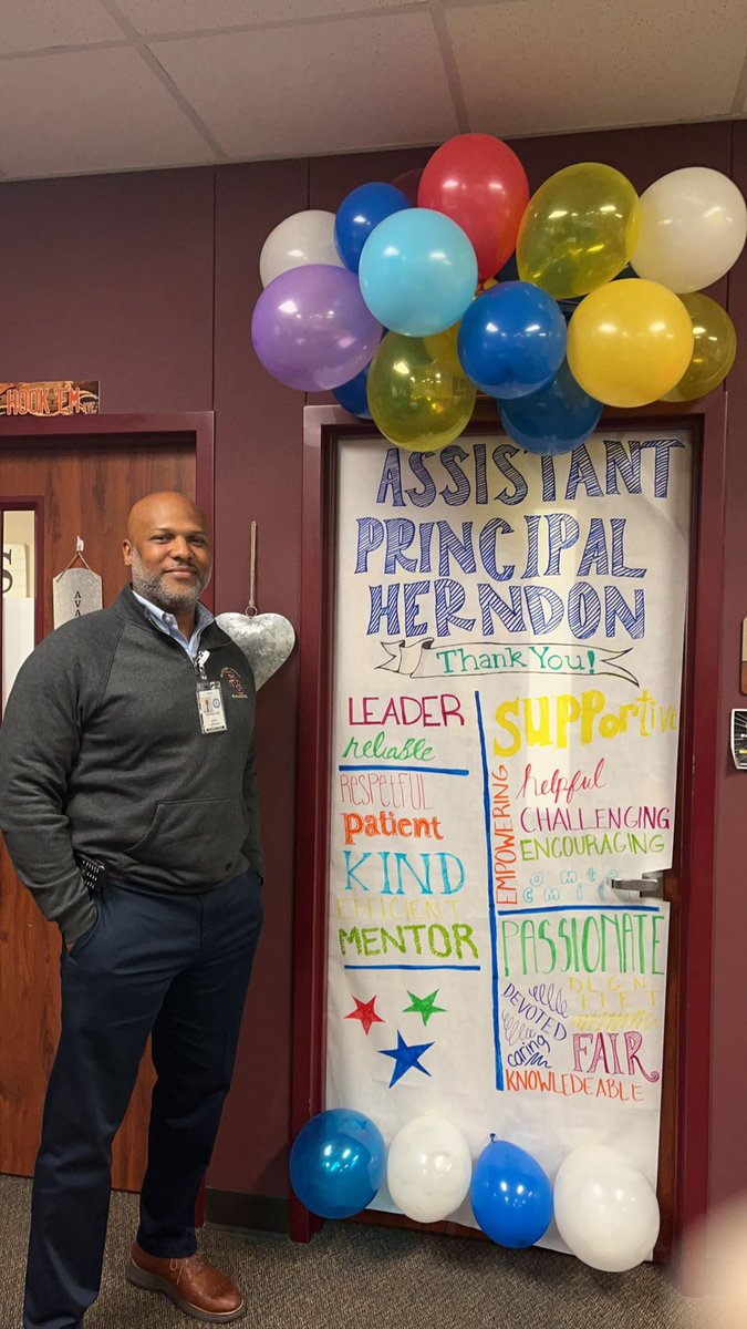 Happy AP Appreciation week! We have the best at Summer Creek!!!@herndon_mark <a href="/HumbleISD_SCHS/">Summer Creek High</a> #UThouse #BestAP #BestIsTheStandard <a href="/jennbarnes68/">Jennifer Barnes</a>