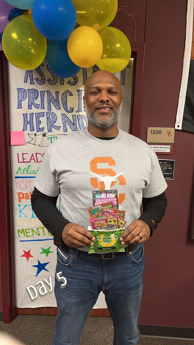Norma16Gomez's tweet photo. Happy AP Appreciation week! We have the best at Summer Creek!!!@herndon_mark @HumbleISD_SCHS #UThouse #BestAP #BestIsTheStandard @jennbarnes68 https://t.co/ABIyisa9f2