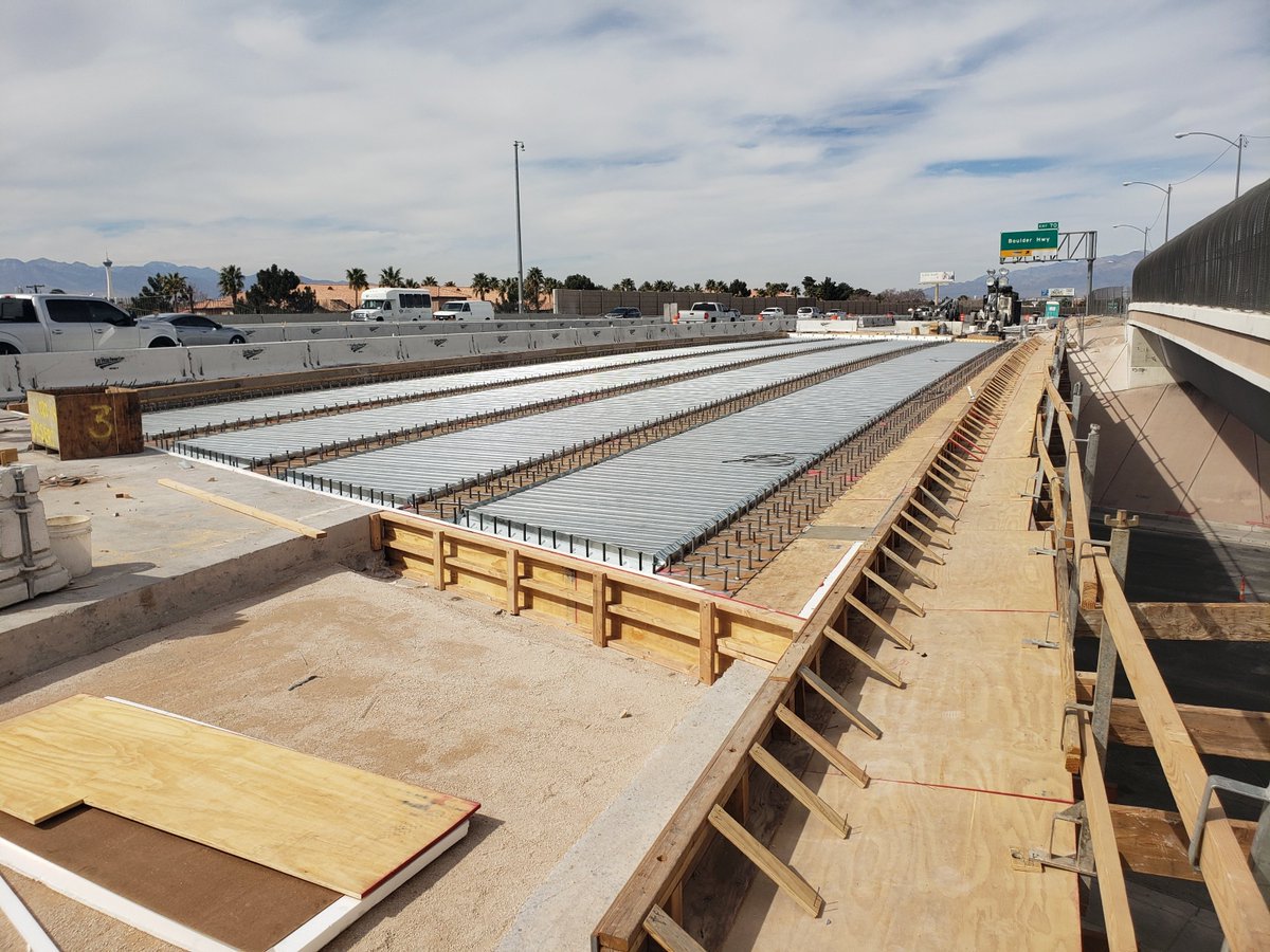 I515FixLV's tweet photo. Nevada’s bridges are rated among the nation’s best. Only 1.4%  of the state’s 2,000+ are considered structurally deficient. (Nat'l avg is 7%)

The 41-year-old I-515 bridge over DI, which carries 127k vehicles daily, is on the deficiency list. 

We’re fixing that! https://t.co/vJ96TDUDvt