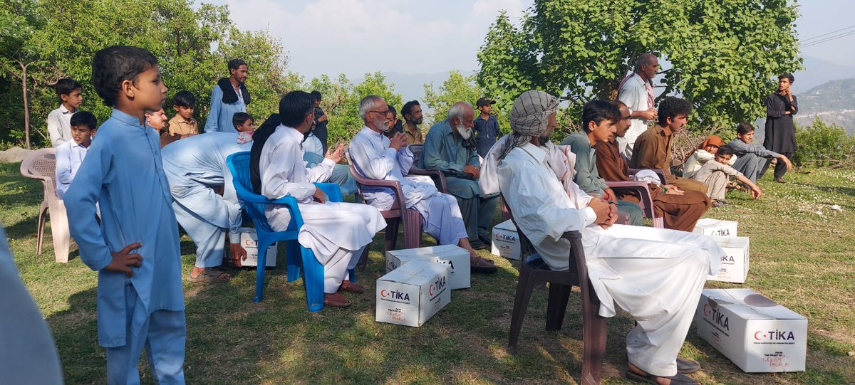 tikaislamabad's tweet photo. #1000 food packeges distributed by @tikaislamabad with the collob of @PakBaitulMal in Rawalpindi, Islamabad, Murree and mansehra. Coming week #1000 packages will continue in #xfata. We wish #Ramazan the month of solidarity to bring #health, #peace and prosperity to our nation. https://t.co/Qr0Twt8teU