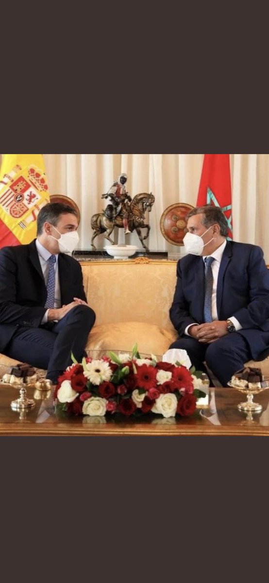 mar63105380's tweet photo. Lo de la bandera y en caballito del conquistador Tariq es para hacer mirar la incultura y analfabetismo del gobierno!!.
#PrimeroEspaña https://t.co/BMnZY16sW3