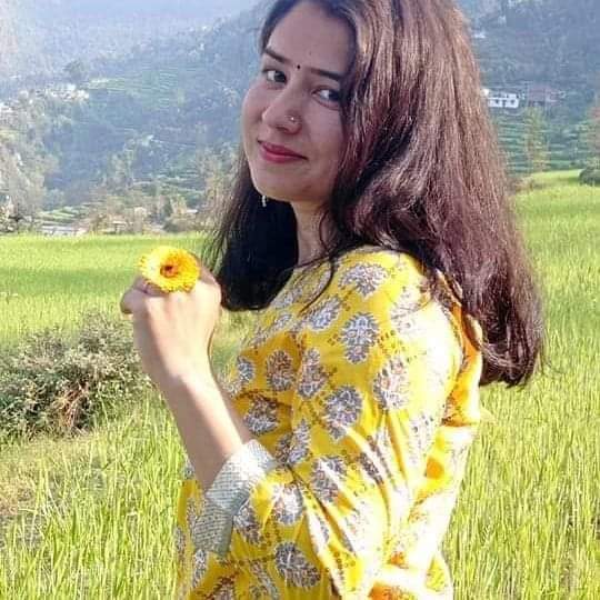 premkunwar21's tweet photo. जनपद चमोली के ग्राम सभा घड़ियाल ग्वाड़ की बेटी  प्रिया भट्ट जिनका चयन आज भारत सरकार के गृह मंत्रालय (कैग ) में इंस्पेक्टर पद पर हुआ हैं ये #uttrakhand के लिए गर्व की बात है मेरी और से  हार्दिक बधाई और शुभकामनाएं 💐💐💐 https://t.co/R4nUW1PBO3