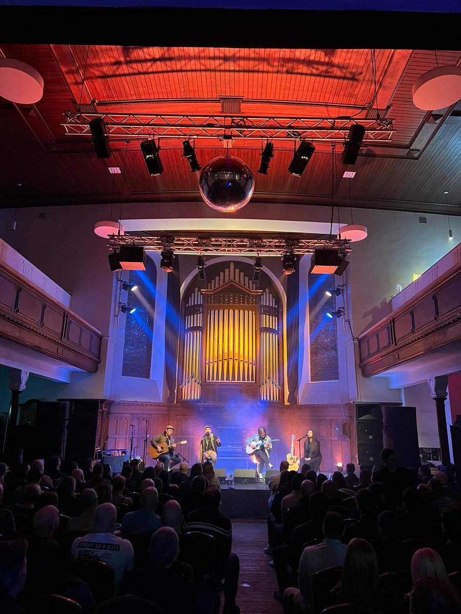 the_twang's tweet image. Its been a bit different eh!? 

Massive 🙌🏻 to all that sat down and watched us over the last few Sundays. Goes without saying but as always you were frickin’ marvellous. Till the next time. stay beautiful.. Phil x