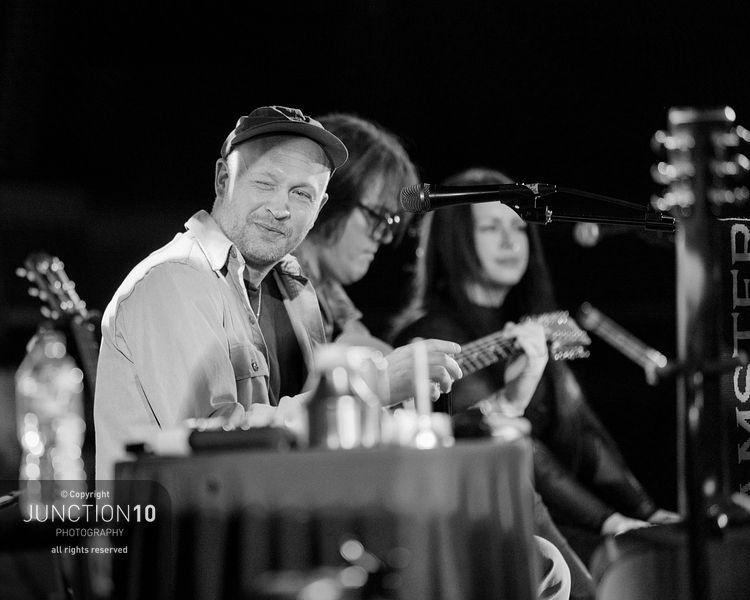 the_twang's tweet image. Its been a bit different eh!? 

Massive 🙌🏻 to all that sat down and watched us over the last few Sundays. Goes without saying but as always you were frickin’ marvellous. Till the next time. stay beautiful.. Phil x