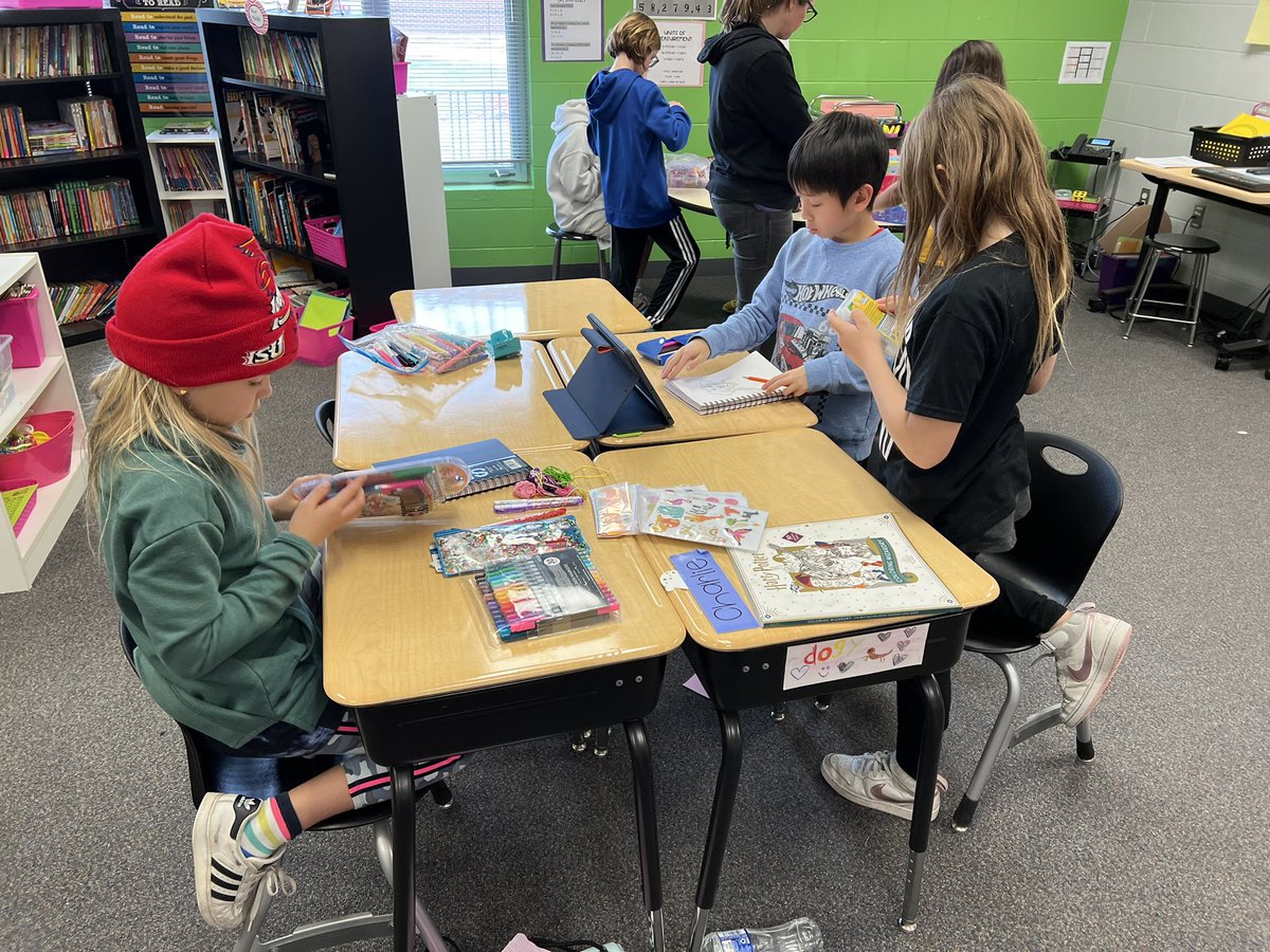 HarknessKim's tweet photo. Creative 3rd Graders #eeinkee https://t.co/n2tdfr629s