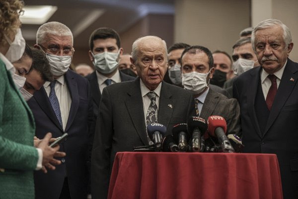 ayyildirim1's tweet photo. Milliyetçi Hareket Partisi, Türk ve Türkiye'ye hasım olan lejyoner anketçileri ve işbirlikçi siyasilerini yerle yeksan etmeye hamdolsun yetecek güce, kuvvete ve milli iradeye sahiptir. 

#KokuşmuşAnketçiler https://t.co/S0kOdw0HYi