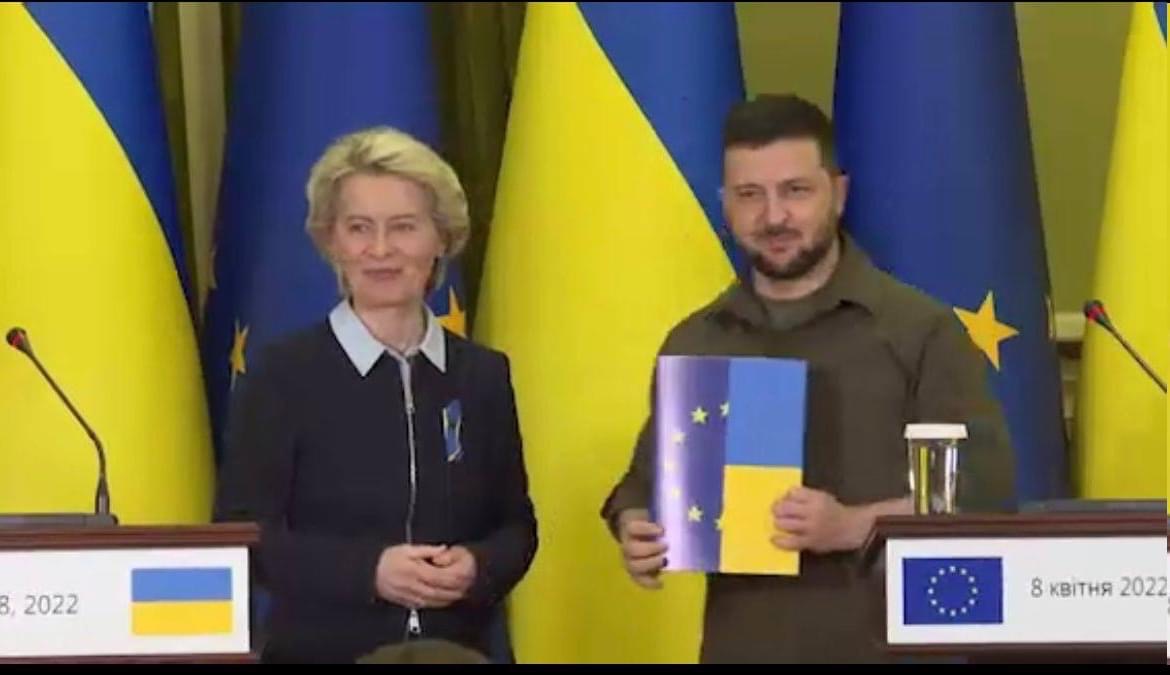 UlrikeMoran's tweet photo. We hope we can welcome you home soon. πͺπΊπΊπ¦ππ
#StandWithUkraine #UniteThem #NATO https://t.co/MkehDQ1I72