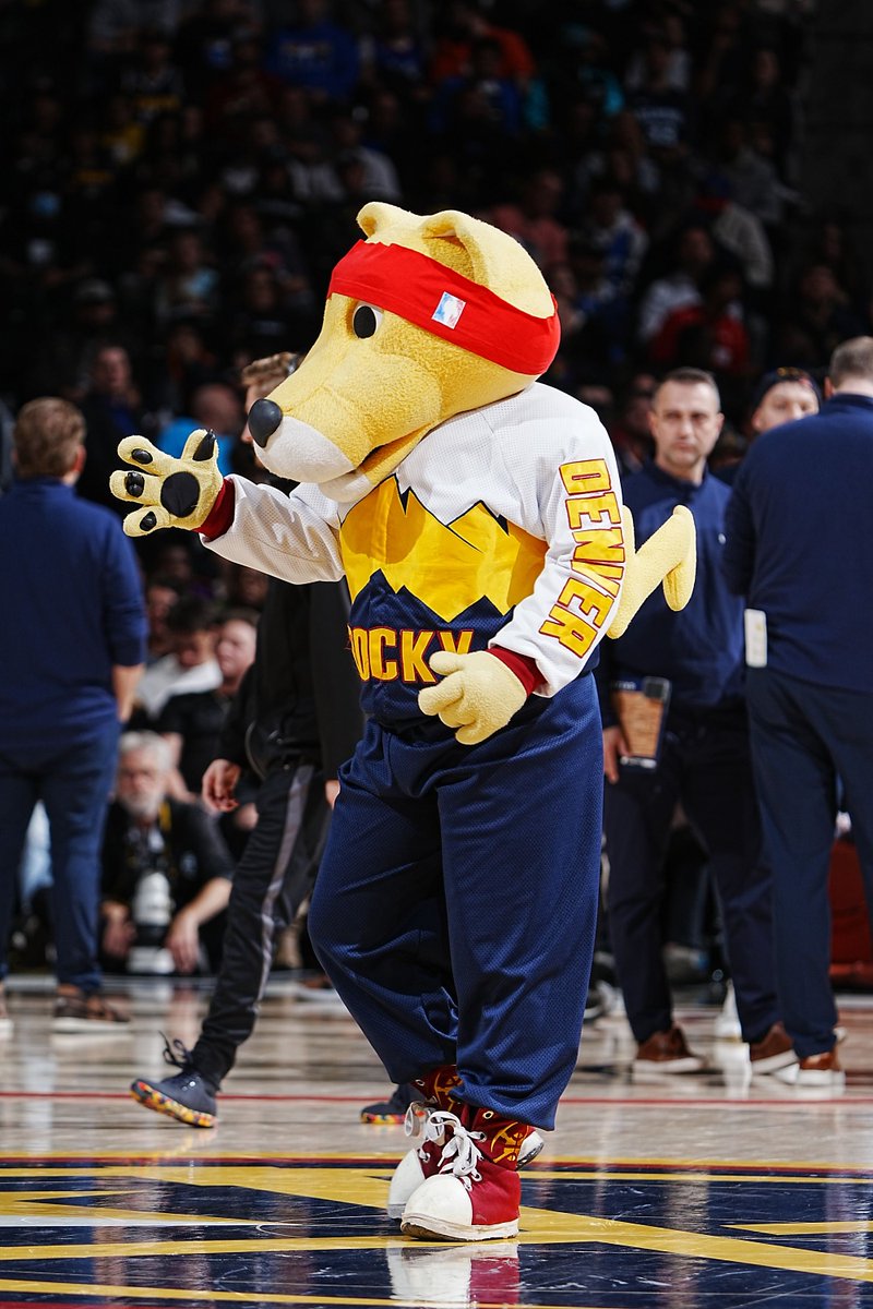 nuggets's tweet photo. Who pulled the headband off better, Rocky or Jok? 🤣 https://t.co/fOOYlwvAxZ