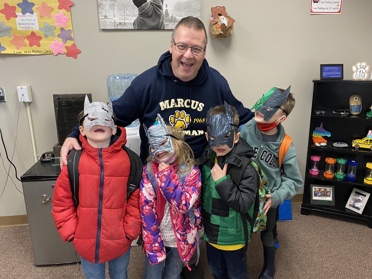 What a better way to end Assistant Principal Week then with a visit from my “Bat” Friends. #batmanrules #Pr1deinthepaw