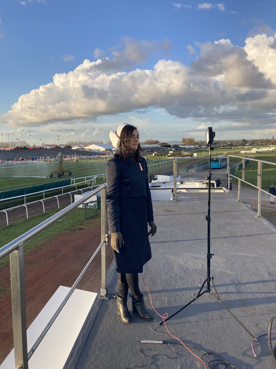 JackAbbey97's tweet photo. Day at the races @LucyWeather @hannahITV @CameraOpJake https://t.co/PdKQQp8JLT