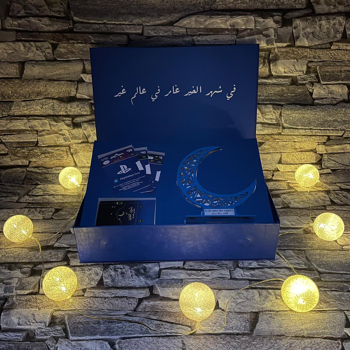 GemansionCom's tweet photo. وصلتنا هدية رائعة من 
فريق بلايستيشن السعودية 
بمناسبة شهر #رمضان المبارك
تتضمن مجموعة بطائق قرقيعان🎇
5-10-20 دولار للمتجر السعودي.

🎁وبنقدم أكواد الـ35$ بالإضافة
إلى 35$ اخرى مننا كهدية لفائزيّن
من ��لمتابعين ، كل اللي عليكم للمشاركة:

🔁ريتويت للتغريدة
🔼متابعة @PlayStationSA https://t.co/zx8WfWBKGF