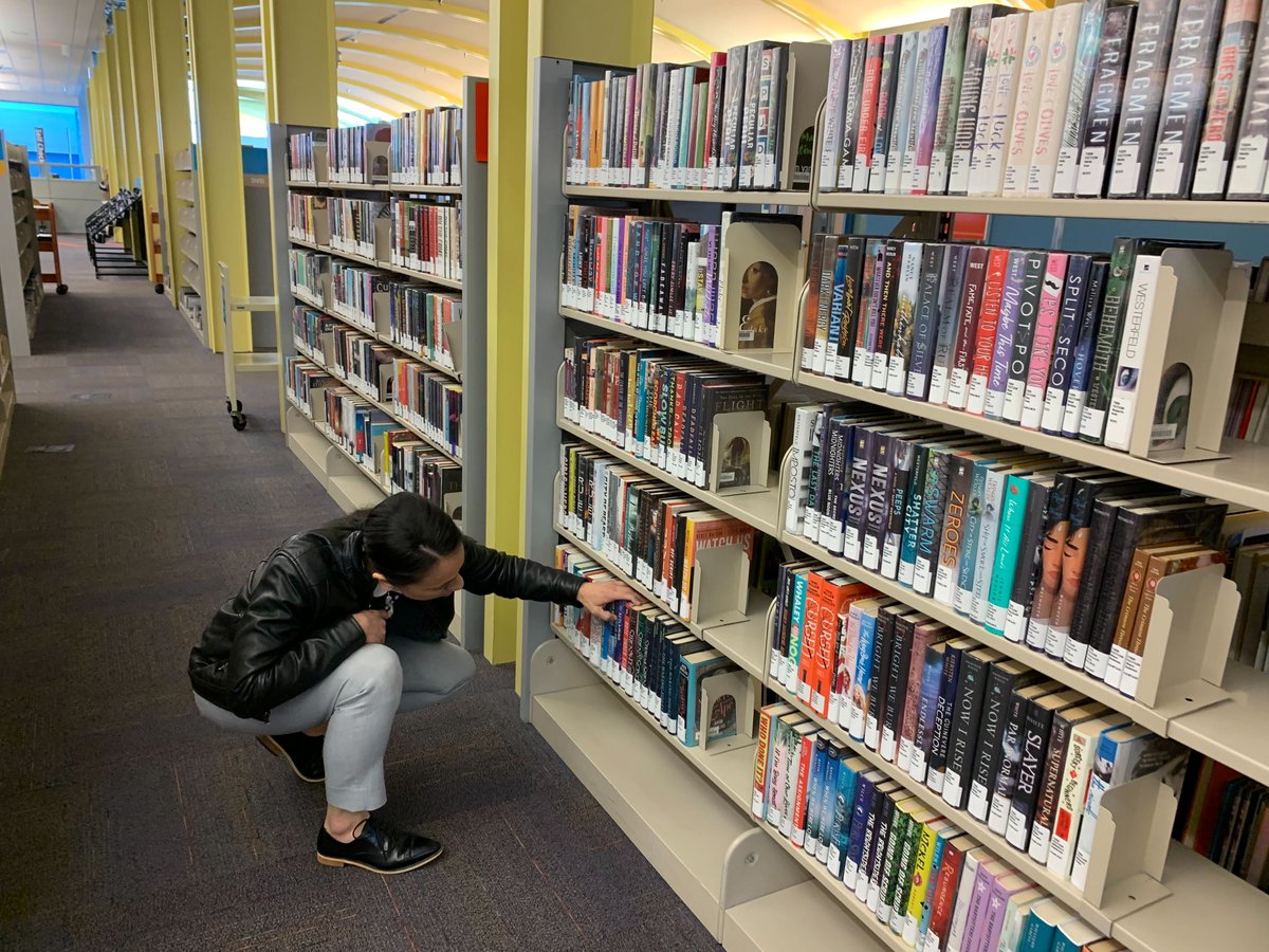 RepDavids's tweet photo. It's #NationalLibraryWeek! We have fantastic libraries in #KS03. From librarians in schools to public library workers, we thank you for all you do!
#LoveLibraryWorkers https://t.co/V3wBRy9ZqG
