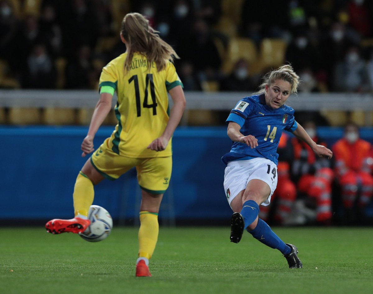 AzzurreFIGC's tweet photo. #Nazionale 🇮🇹
📸 Convincente prestazione delle #Azzurre al Tardini 👊🏻
🇮🇹🇱🇹#ItaliaLituania 7️⃣-0️⃣
#FIFAWWC #ITALIT
#VivoAzzurro https://t.co/9qLtgc28Kx