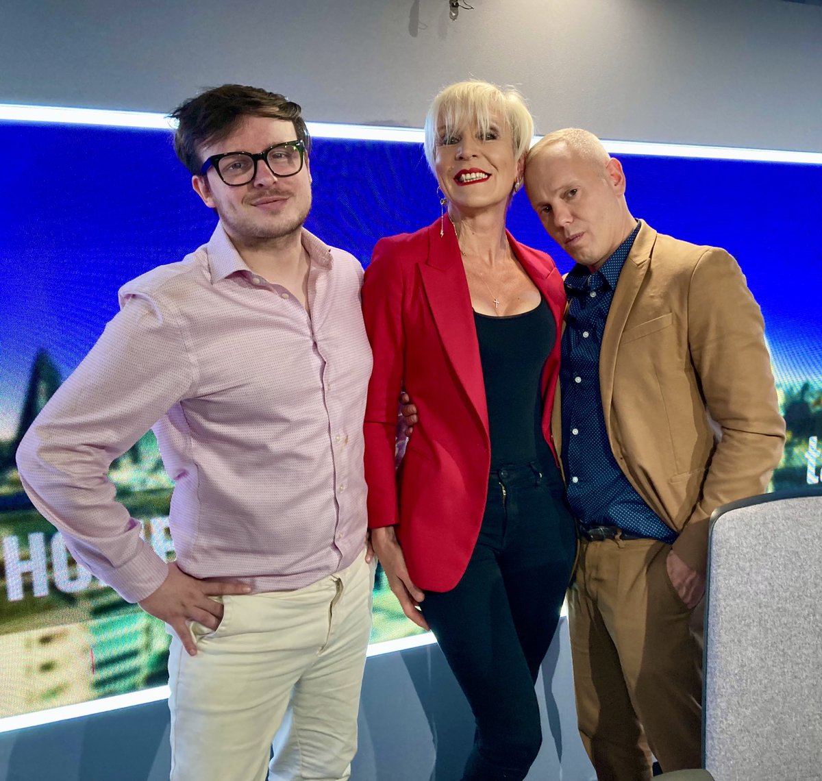 DawnNeesom's tweet photo. So brilliant to be reunited with my Friday night boys @talkRADIO #Drive #PoliticalPanel. 🥰 Loved my holiday climbing Caribbean waterfalls but love my *job* too. @RobbieRinder @benjaminbutter @tomwilliets @BethJeanKeeley #Talkradio #Friday https://t.co/R74bdcwyvd
