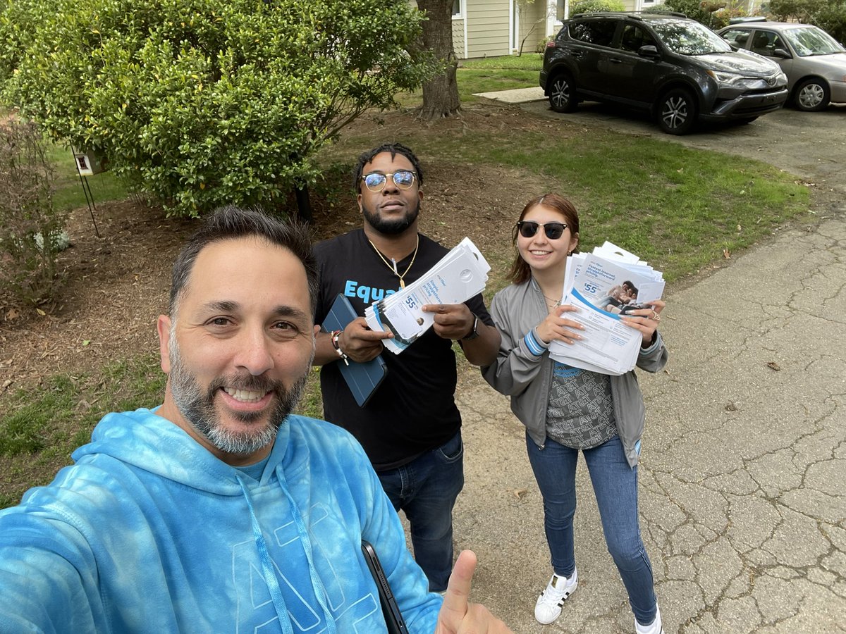 SoCalDP's tweet photo. Team work make the dream work!! Hitting the streets with Patterson place #attfiber
#lifeatatt
#fiberfam
@404girl
@BuegelerS
@crystolte0310
@jerryfornwalt
@denzelc01
@phillipsNOrman
@JohnnyGarSN @esmevolivas @KennyBurgette @Shawn6222 https://t.co/Gx8MIVh2CR