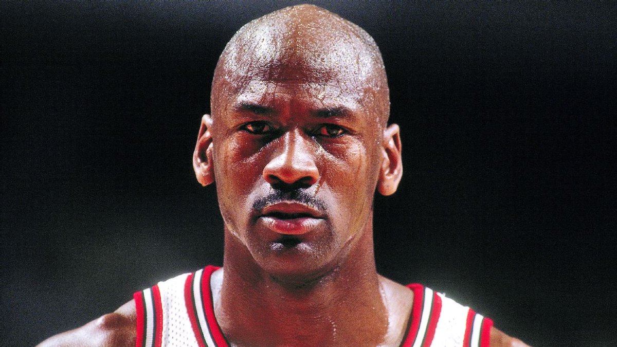 LegionHoops's tweet photo. Only two players in NBA history have averaged 30/8/6 on 50% shooting in a season:

Michael Jordan
LeBron James

🐐🐐 https://t.co/FT02B6hiQG