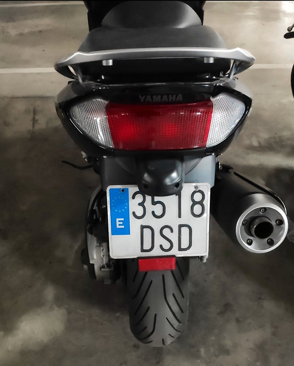 _Msafer_'s tweet photo. No creo que aparezca, pero por si acaso.
Moto robada hoy en Ruzafa. Se agradece RT. 
Yamaha TMAX Negra. https://t.co/0upOwlOpA8