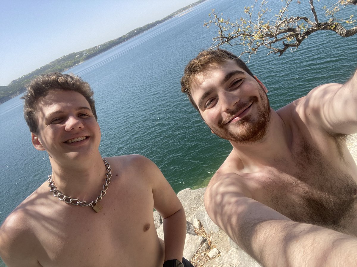 Epicmonster965's tweet photo. Lake day with @supermoobull https://t.co/orCrjnlap9