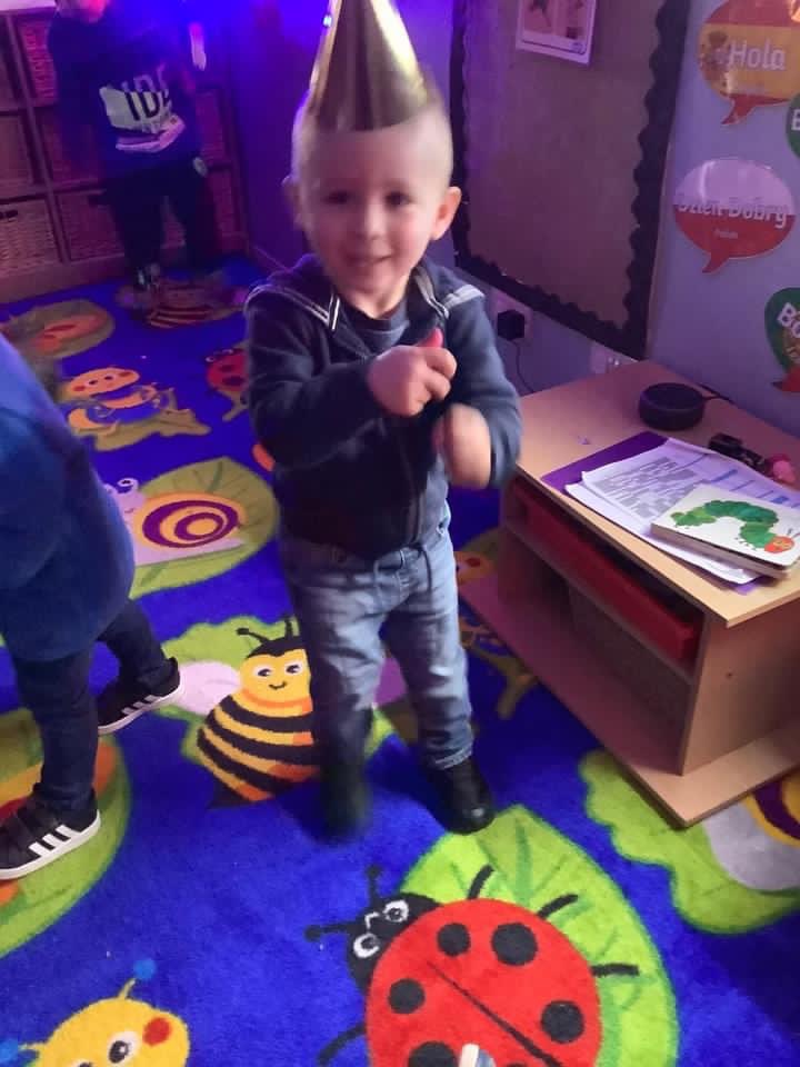 ManorCourtEYC's tweet photo. Today we had the best day at preschool.
Our last day of term party.! We enjoyed decorating our party hats , eating party food , party games, having a boogie with our friends in the dark and much more. 🥳🕺💃 
We hope you all enjoy a cracking Easter break.🐣🐇🍫 https://t.co/fPWLAko8xs