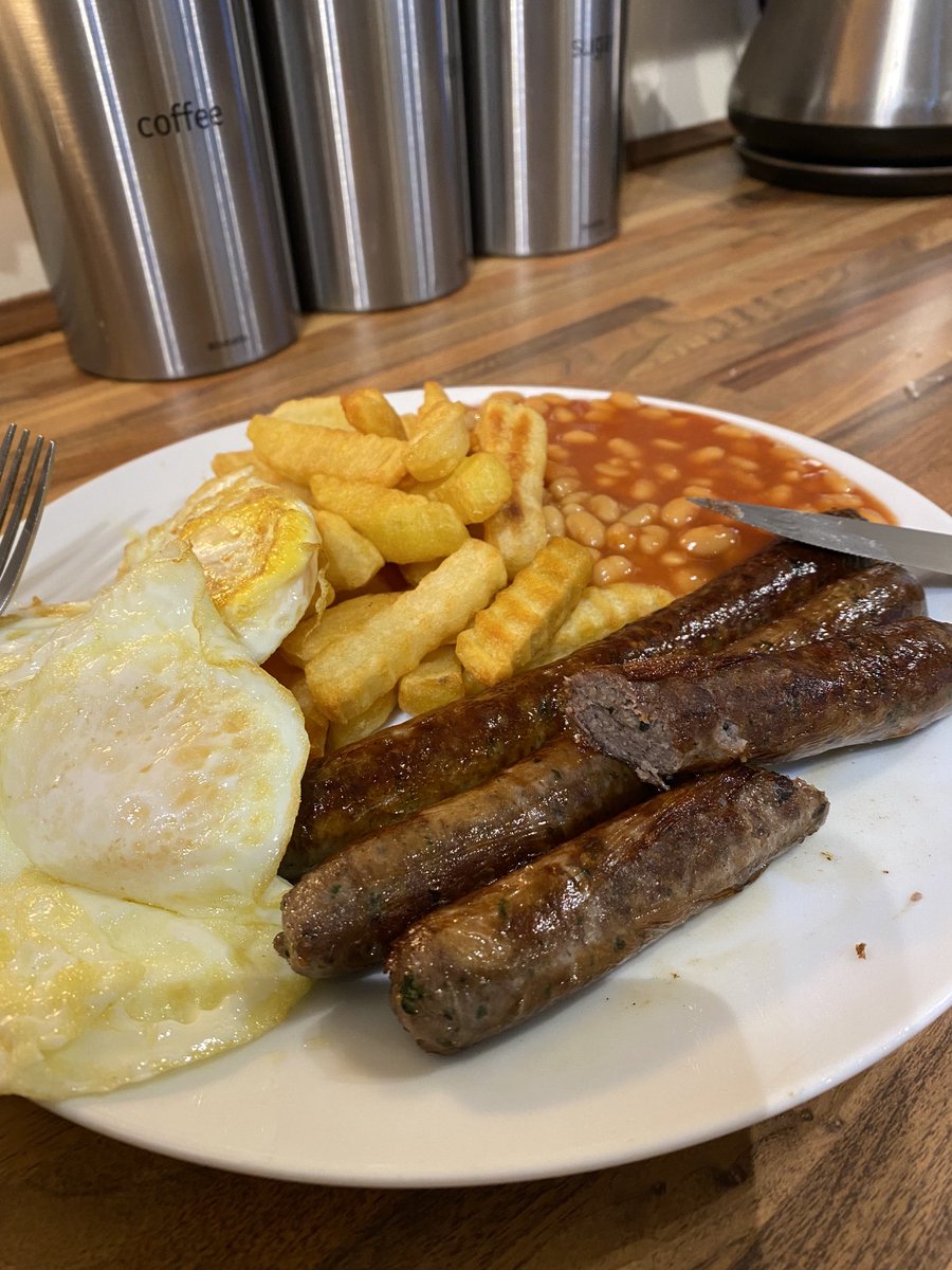 KeithWo46566840's tweet image. Home made venison and wild garlic sausage #eatgame