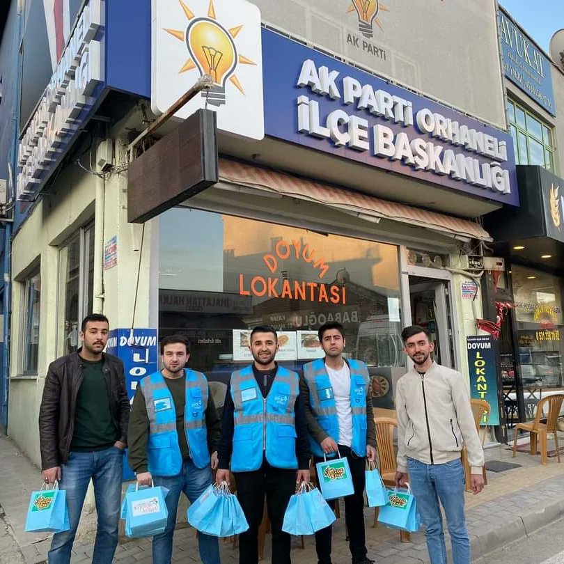 orhaneli_ak's tweet photo. #İftara5Kala Orhaneli sokaklarında sizlerleyiz 😎🖐

#AKBursadaRamazan
@omertemizturk16 
@ogun_bakan 
@KokcamHasan 
@EnesAnkt1 
@akgencbursa16 https://t.co/QgTL43NJak