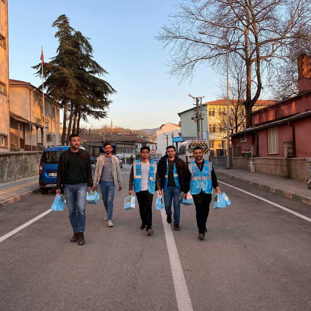 orhaneli_ak's tweet photo. #İftara5Kala Orhaneli sokaklarında sizlerleyiz 😎🖐

#AKBursadaRamazan
@omertemizturk16 
@ogun_bakan 
@KokcamHasan 
@EnesAnkt1 
@akgencbursa16 https://t.co/QgTL43NJak