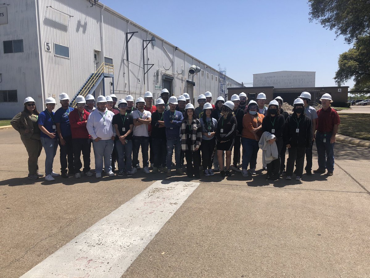 AvalosPTECH's tweet photo. @AvalosPTECH bringing the future #workforce of #NDT to the field. Integrated Process from raw material to inspection. #oilandgas #pipeline #InspectionTechnology @GiveWisely https://t.co/XUgKZCsx0P