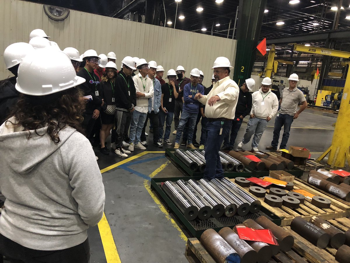 AvalosPTECH's tweet photo. @AvalosPTECH bringing the future #workforce of #NDT to the field. Integrated Process from raw material to inspection. #oilandgas #pipeline #InspectionTechnology @GiveWisely https://t.co/XUgKZCsx0P