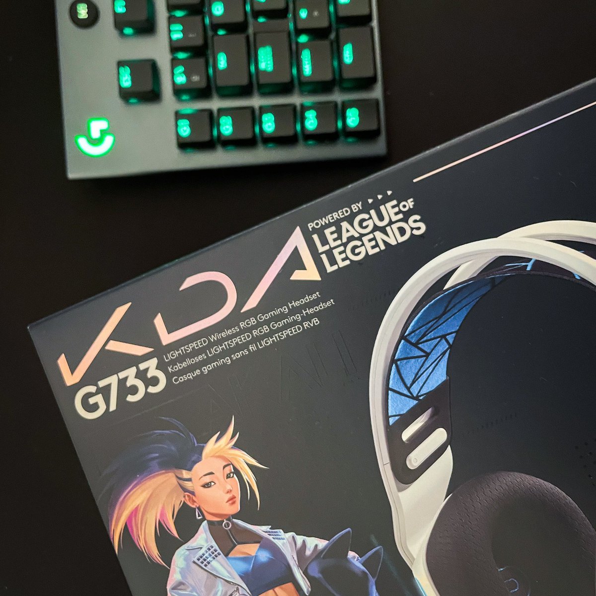 Alvis002's tweet image. Akali goes brrrr LG G815 • G733 ✨#logitech #logitechg815 #logitechg733  #kdaakali #kdaheadphones #kda #lol