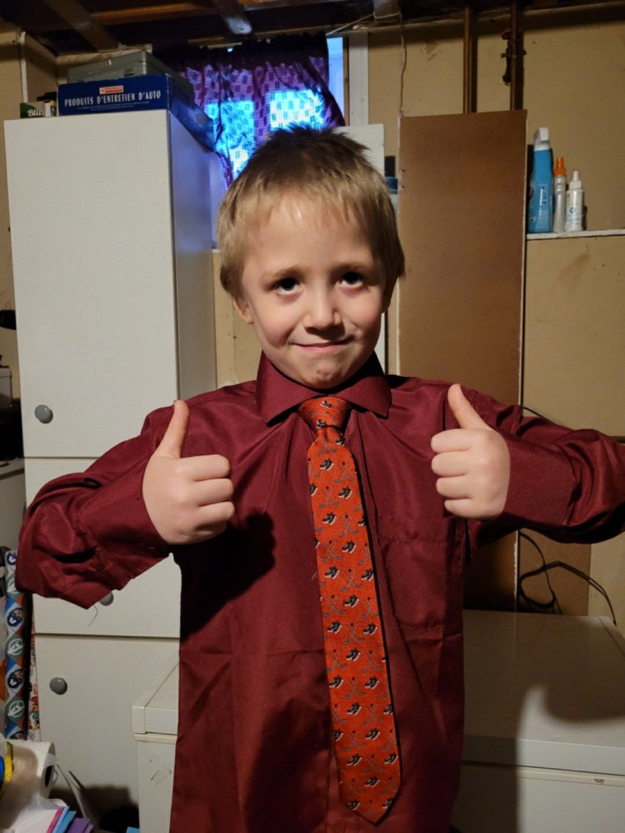 StarsInKinder's tweet photo. It’s Fancy Friday! Even one  of  our Kinder Stars got into the spirit at home. Way to go MM 💙⭐️ https://t.co/OOxZa8TUXM