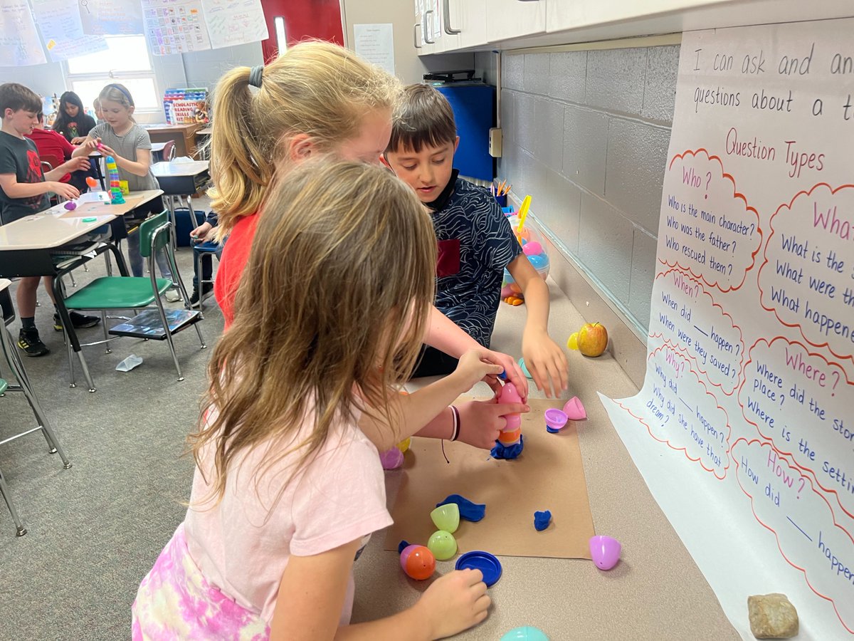hescubcats's tweet photo. First graders in Mrs. Wilson's class and third graders in Mrs. Justus' class worked together during #STEMBuddies this week to engineer egg towers with plastic eggs and #PlayDoh. They had to try to see who could make the tallest, most stable egg tower! https://t.co/MgkPKWQagn