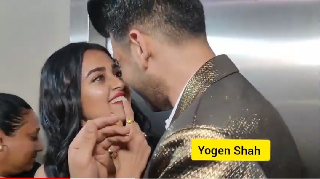 _tejran11__'s tweet photo. #Tejran 🧿
Aww this from other side ❤
Btw fam please like each and every vedio of their spotting, as possible becoz the paps are showing craze we get to see them
So subah sabse pehle jitna ho sake spotting vedios like karo, or we won't get much of them 
Good night✨ https://t.co/ElWb9NTzwz