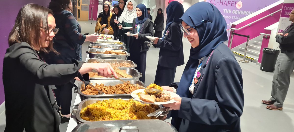edengirlsslough's tweet photo. The meal in full flow, Masha'Allah. Thank you to Kashmiri Karahi, Slough for the tasty and yummy food. Thank you to DOSTEA for the tasty 'Chai'. #BigIftaar https://t.co/xfcZaWcp87