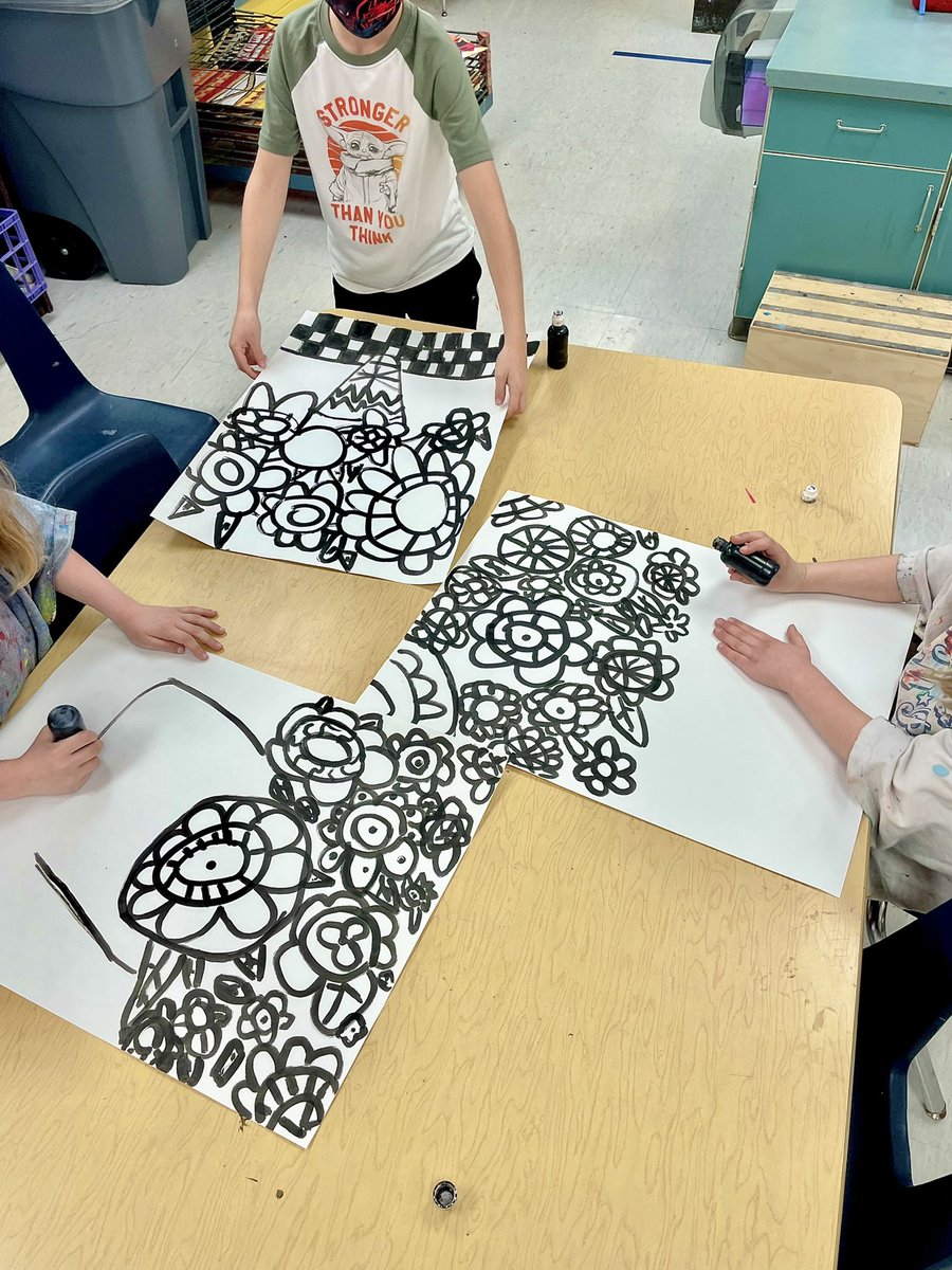 Sunflower_Art_'s tweet photo. Making some BIG flowers today in 2nd grade!! @KalisRyan @SunflowerSMSD @GAvery_SU https://t.co/kpUg6stD4I