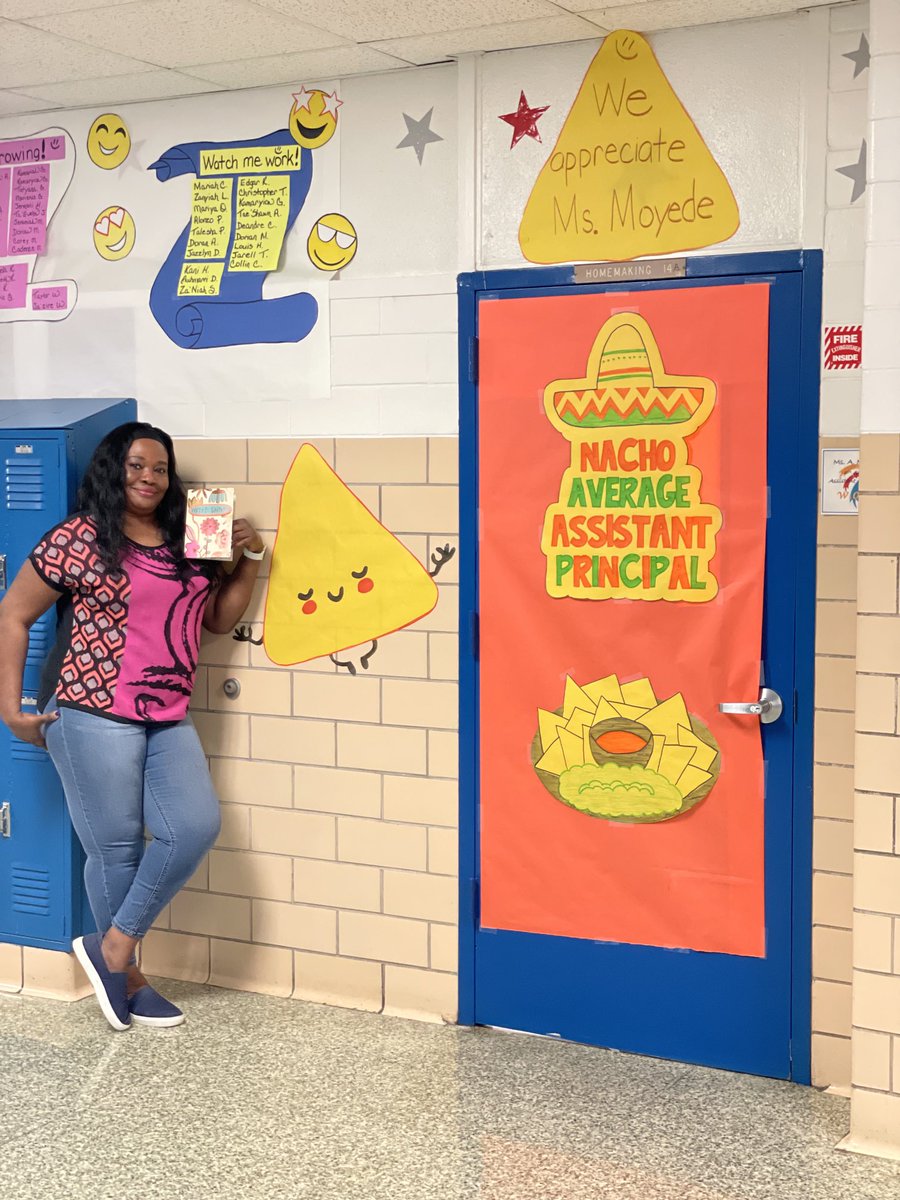 KemiMoyede's tweet photo. ''Twas a heartwarming and wonderful week! Thank you ⁦@WyllieShani⁩ Principal ⁦@AttucksPatriots⁩ and the entire 6th Grade Team for the overwhelming love and appreciation! #AssistantPrincipalAppreciationWeek #PrideofSunnyside #6thGradeTeamRocks #UnrivaledTeamSpirit https://t.co/zfOi634Ujx