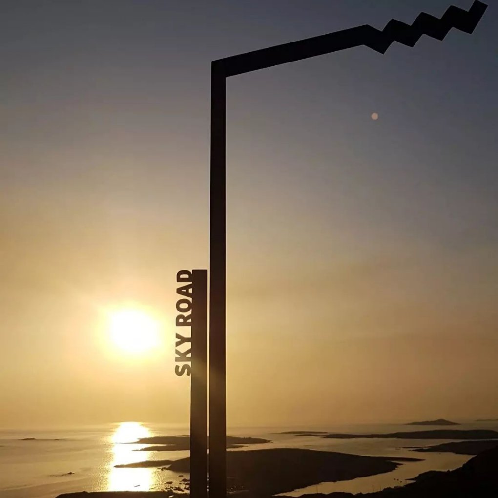 visit_galway's tweet photo. FriYay! Another weekend, another adventure... the sky's the limit! ๐๐
๐ฏ๐๐
๐ธ IG/ deeds372
๐ Sky Road, Clifden
#Sunset #GoldenHour #CloseOfDay #Wow #ThatView #WildAtlanticWay #SkyRoad #Clifden #Connemara #Galway #Ireland #VisitGalway https://t.co/4RRvMQqg9B