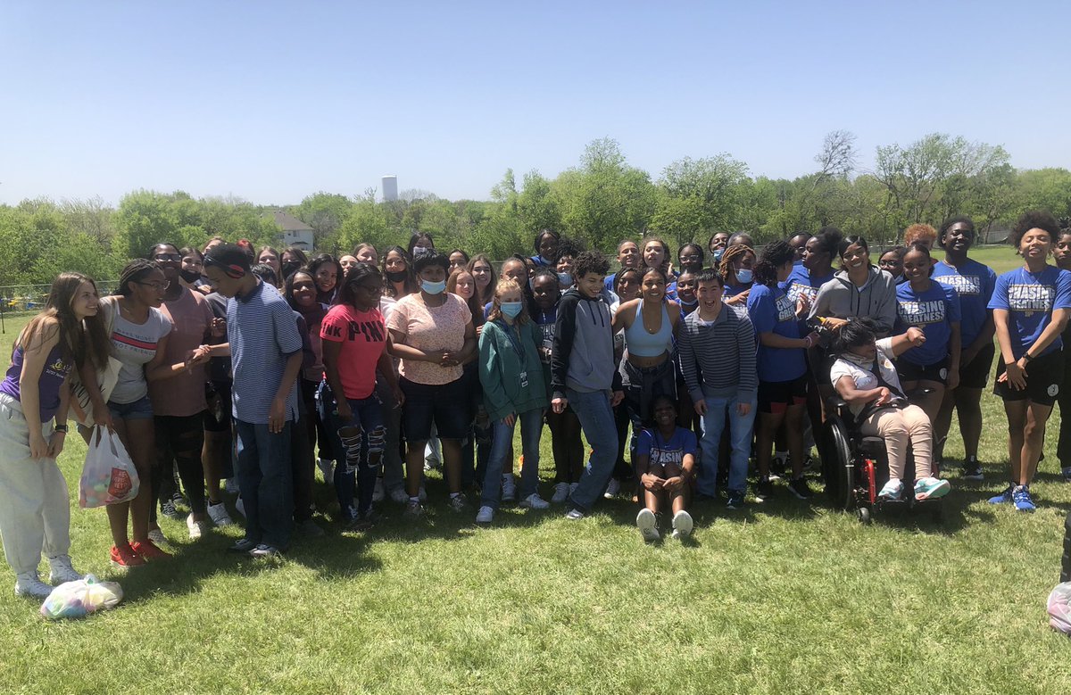 PHSbball_girls's tweet photo. Best buddies Easter Egg Hunt and dance party today! Wow, so much fun!! #pfamily @PfISDAthletics https://t.co/ljuADTDPk4