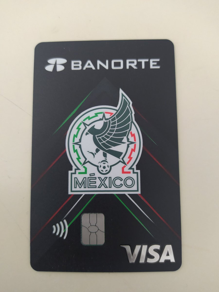 _monyl_'s tweet image. Yo qué culpa tengo de que @Banorte_mx patrocine a los perdedores de @miseleccionmx y por eso me dan una tarjeta tan fea!!! 😡  además se me hace cero segura por qué tiene todos los datos en una sola cara 😡😡😡