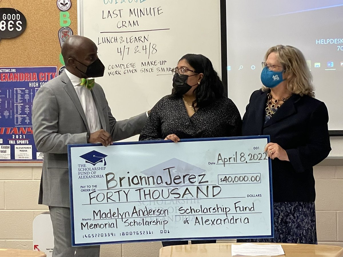 DrHutchings's tweet photo. This morning I had the opportunity to present a $40k scholarship that was provided by the Alexandria Scholarship Fund to our ACHS student Brianna Jerez 🎉 @ACPSk12 @AlexCityTitans https://t.co/DanIhTC6BW