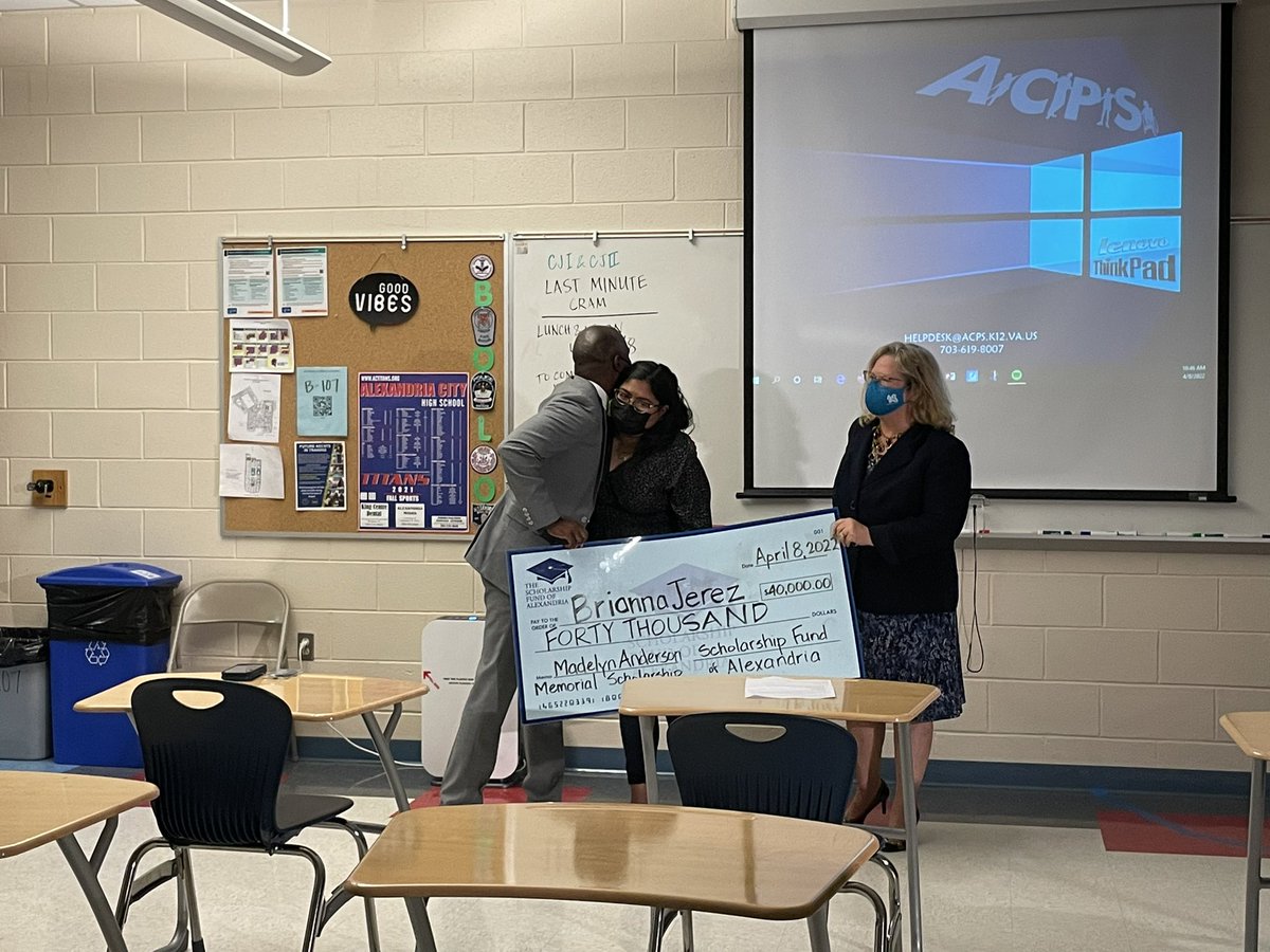 DrHutchings's tweet photo. This morning I had the opportunity to present a $40k scholarship that was provided by the Alexandria Scholarship Fund to our ACHS student Brianna Jerez 🎉 @ACPSk12 @AlexCityTitans https://t.co/DanIhTC6BW