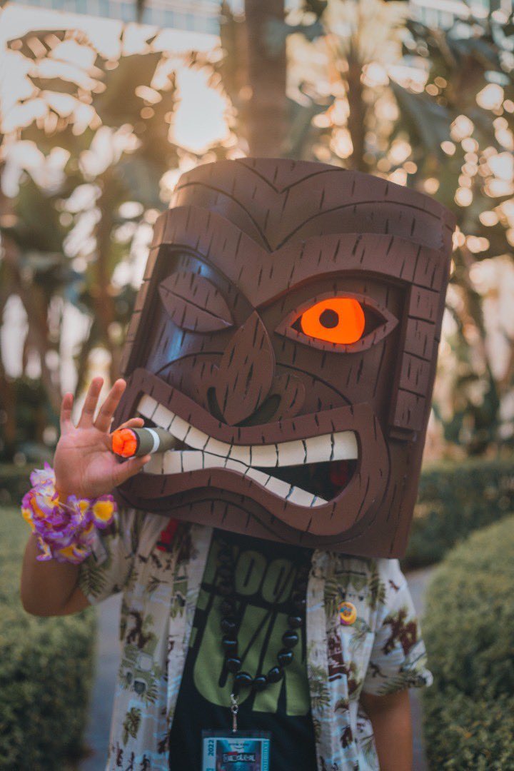 dork_knight46's tweet photo. Thank you for taking & sharing this pic, @Rokouz_
Reminiscing about the blur that was one day of #FunkoWondercon #FreddysBeachBash
#FunkoFashionFriday sportinโ a Choose Fun shirt from #FunkoFundays โฆanyone else HYPED from last weekโs tea? Fundays Black Light theme is ON! https://t.co/Aii4MyYCSs