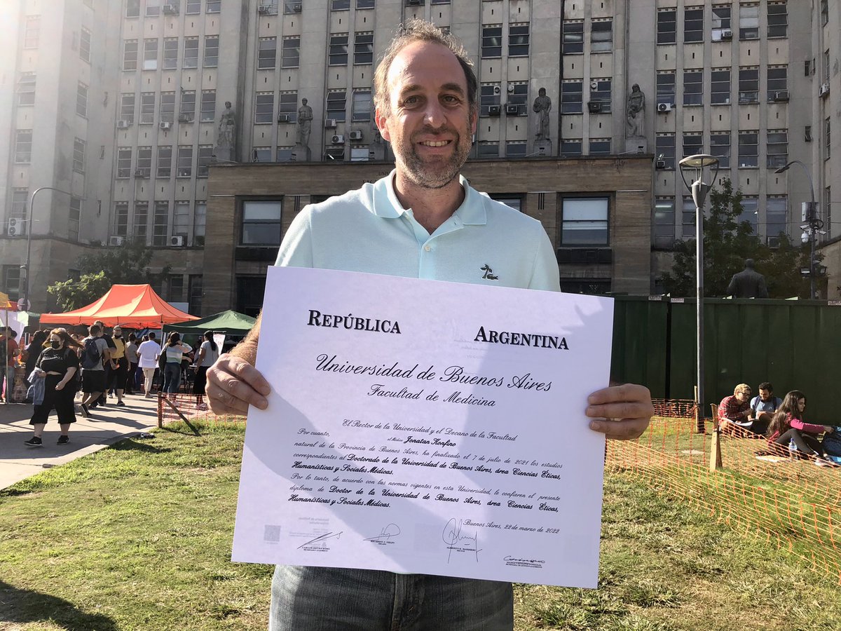 JKonfino's tweet photo. Oficialmente Doctor en Medicina 🎓 https://t.co/kgSumenUSZ