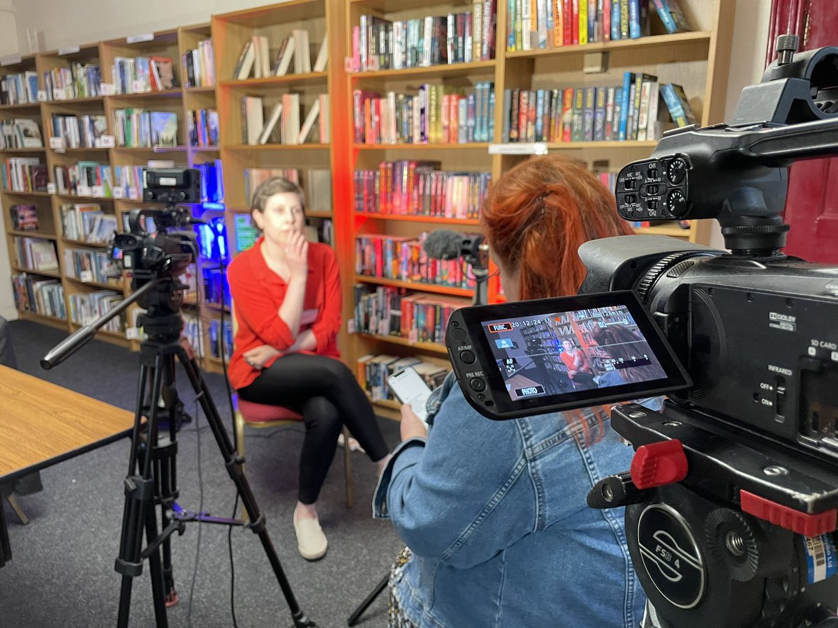 WillFoxxTV's tweet photo. #SelfShooting A great couple of nights working with one of my fave freelance clients, @PimmsandNeedles, creating some educational content for schools π₯
#BehindTheScenes #foxxfilms https://t.co/Kiu3Zt4myw