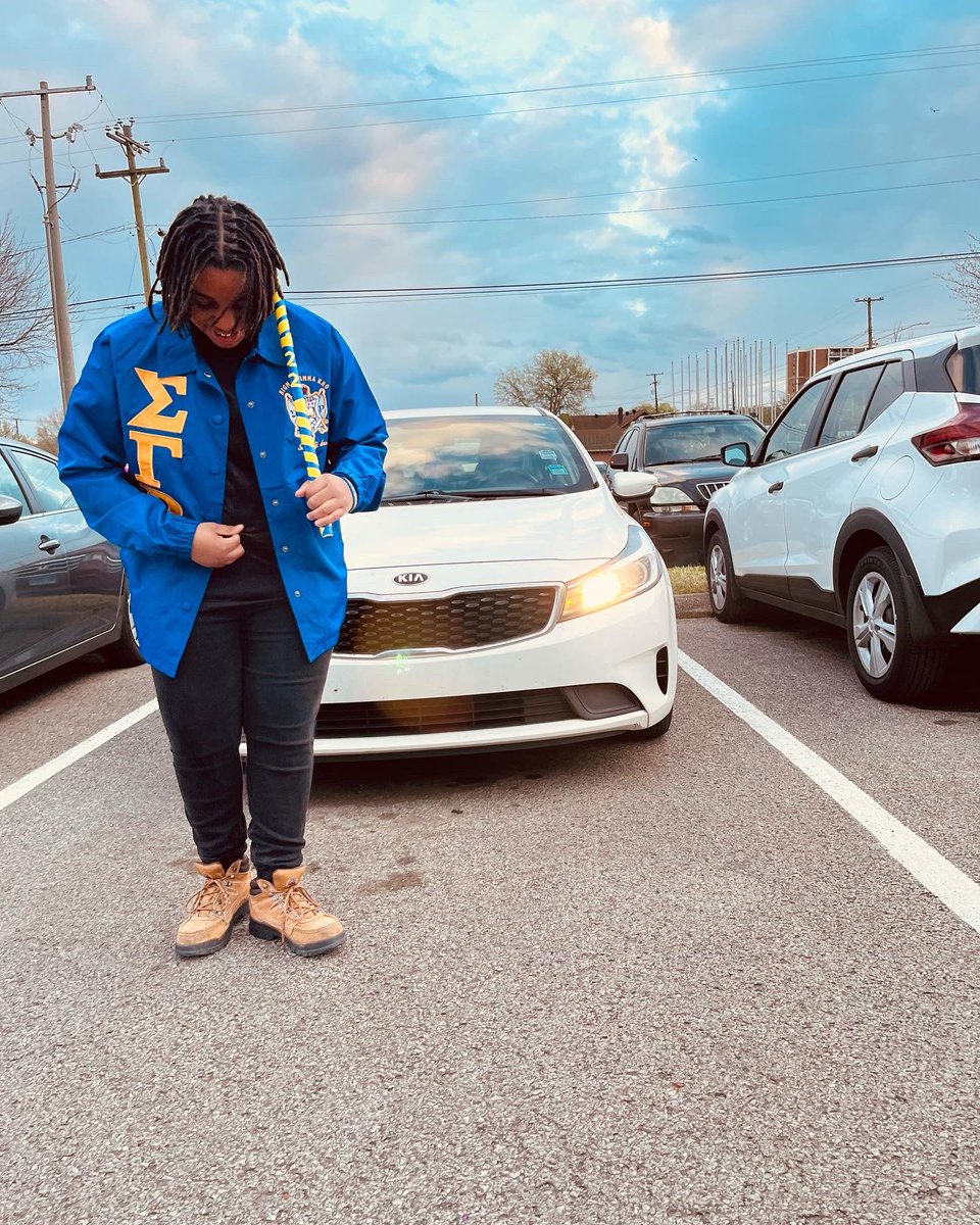 TJakeyy14's tweet photo. Centennial Baby 🐩
In Sigmaland I am known as Creative Σoul 🐩💛💙 https://t.co/GNHRwxq3Hp