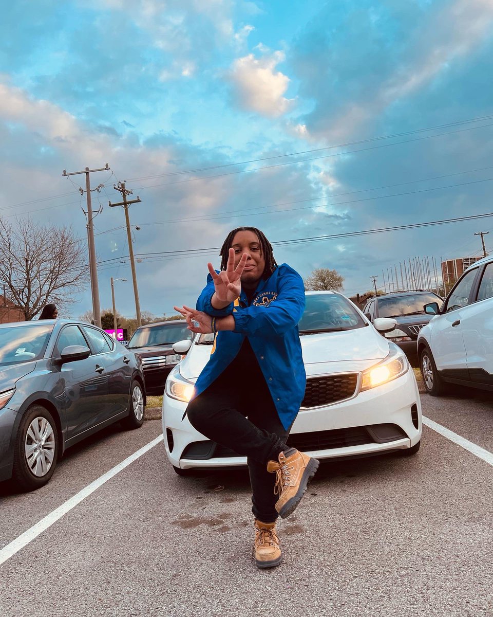 TJakeyy14's tweet photo. Centennial Baby 🐩
In Sigmaland I am known as Creative Σoul 🐩💛💙 https://t.co/GNHRwxq3Hp