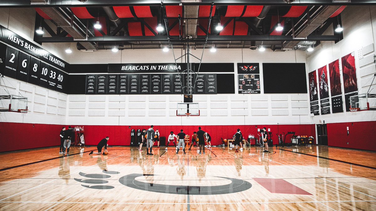 GoBearcatsMBB's tweet photo. Back in the lab. 🧪 https://t.co/CvdWXFnDN5