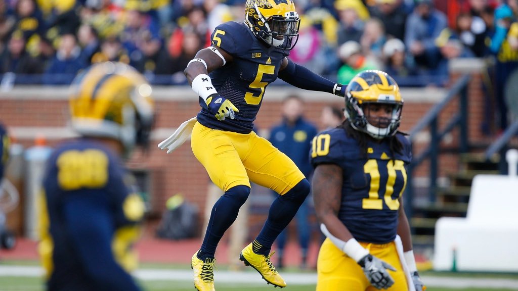 hansen_hogan's tweet photo. After a great conversation with @grant_newsome and @JayHarbaugh I am blessed and honored to receive an offer to play at The University of Michigan! @TFordFSP @RFordFSP @BrandonHuffman @RealMG96 @BellevueFB @adamgorney #gowolverines https://t.co/yr42icvxGU